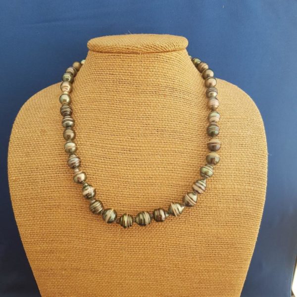 Black Pearl Strand
