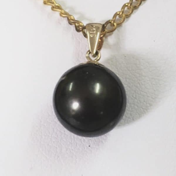 9ct pearl pendant (A1)